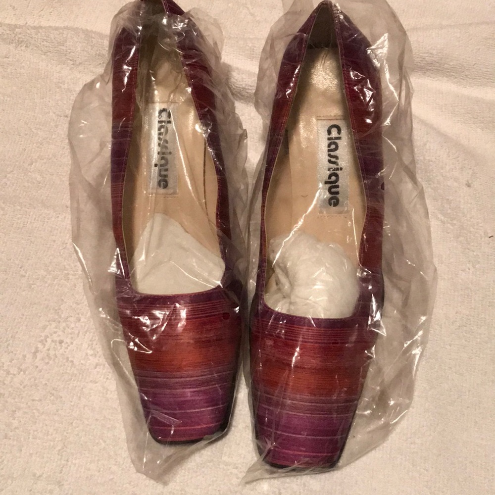 Classique Shoes Size 7 1/2